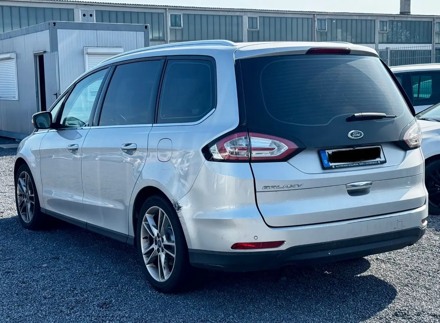 Ford Galaxy 2.0 TDCi Titanium *7-Sitzer*Navi* Silber - 2