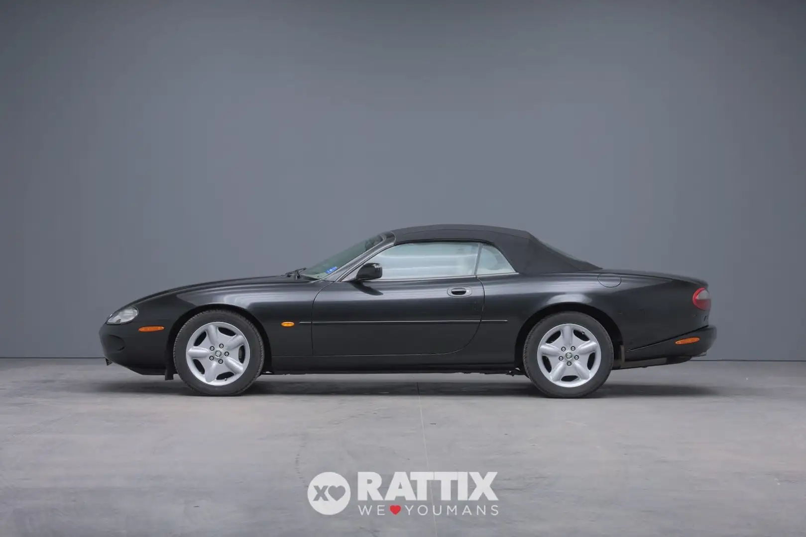 Jaguar XK8 4.0 V8 284CV Convertible Negro - 2