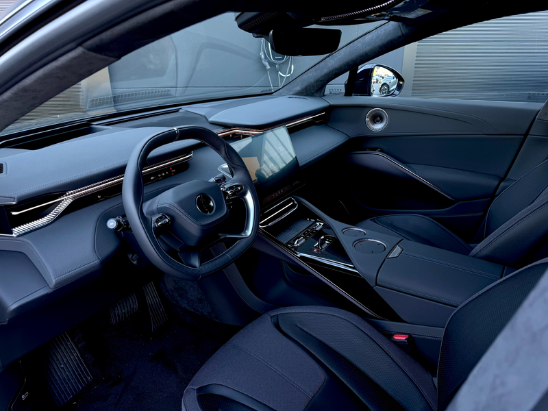 Lotus Eletre 600 - STELLAR ZWART - JASPER PU — photo 9