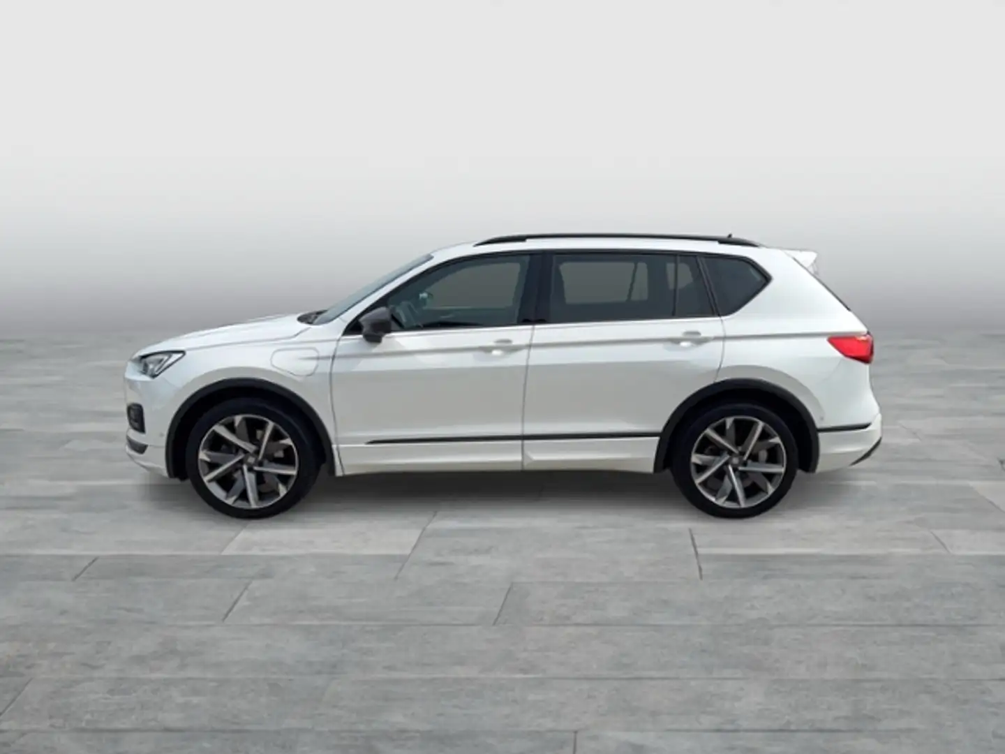 SEAT Tarraco FR 1.4 e-HYBRID DSG AHK DCC NAVI ACC KLIMA LED AL Wit - 2