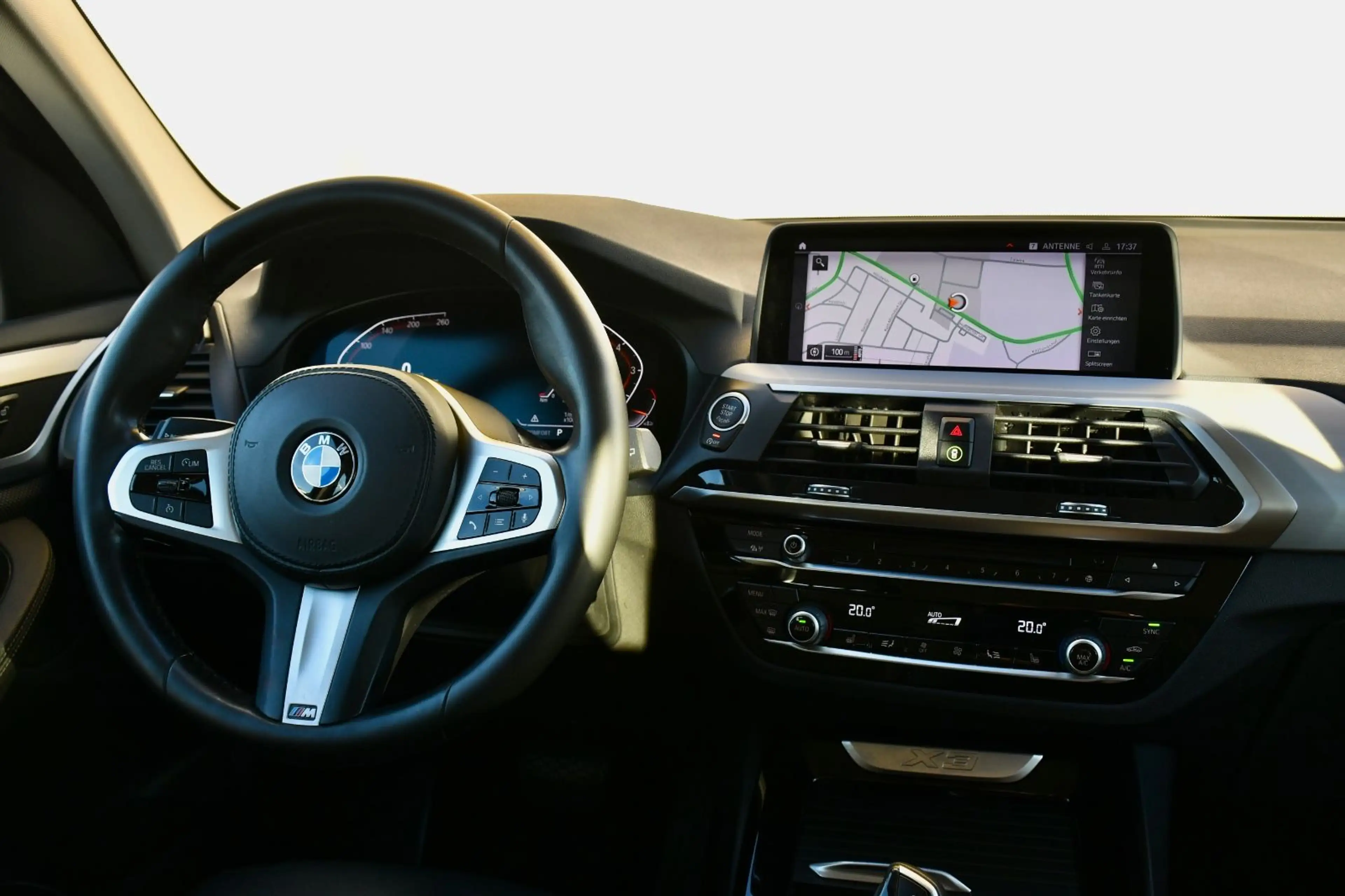 BMW X3 xDrive20i Individual Kamera M-Sport LED — photo 12