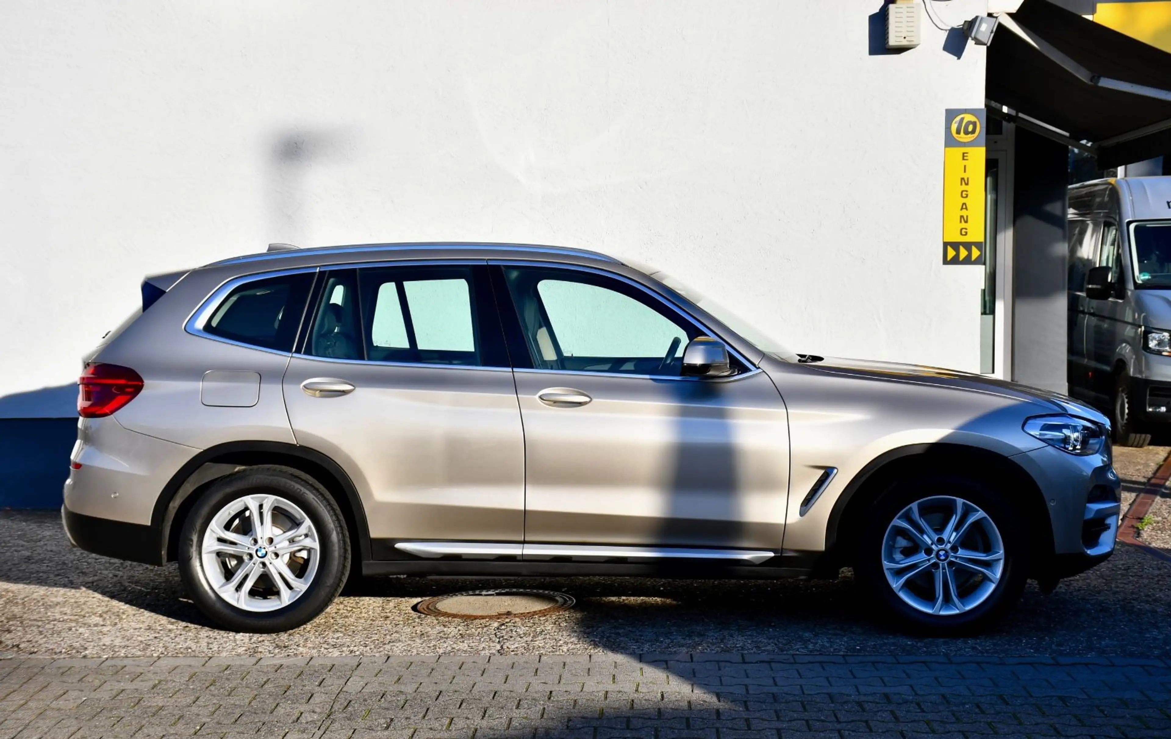 BMW X3 xDrive20i Individual Kamera M-Sport LED — photo 6