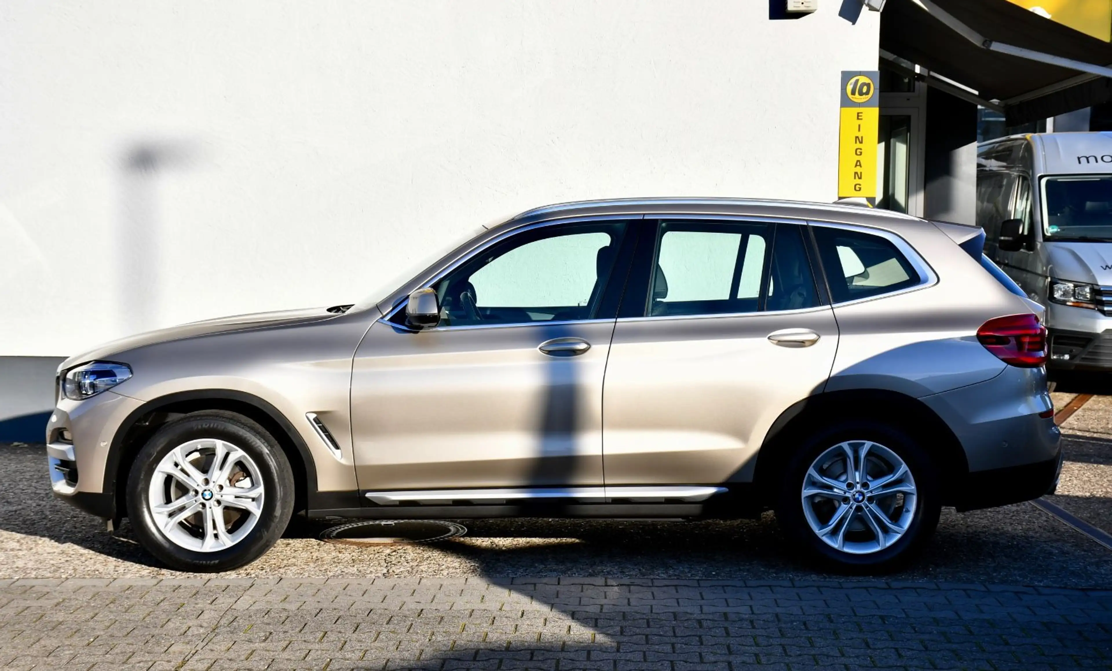 BMW X3 xDrive20i Individual Kamera M-Sport LED — photo 5