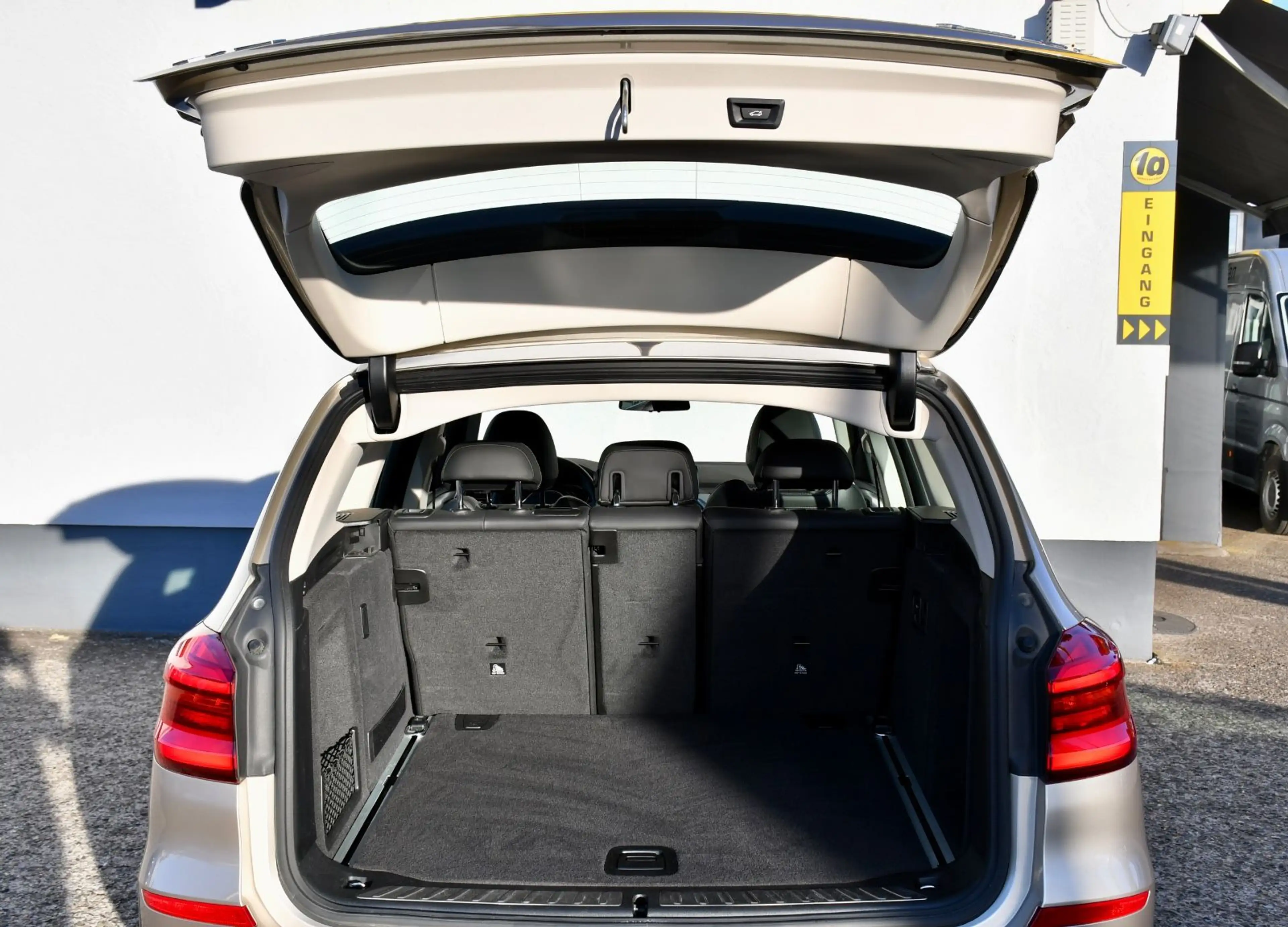 BMW X3 xDrive20i Individual Kamera M-Sport LED — photo 10
