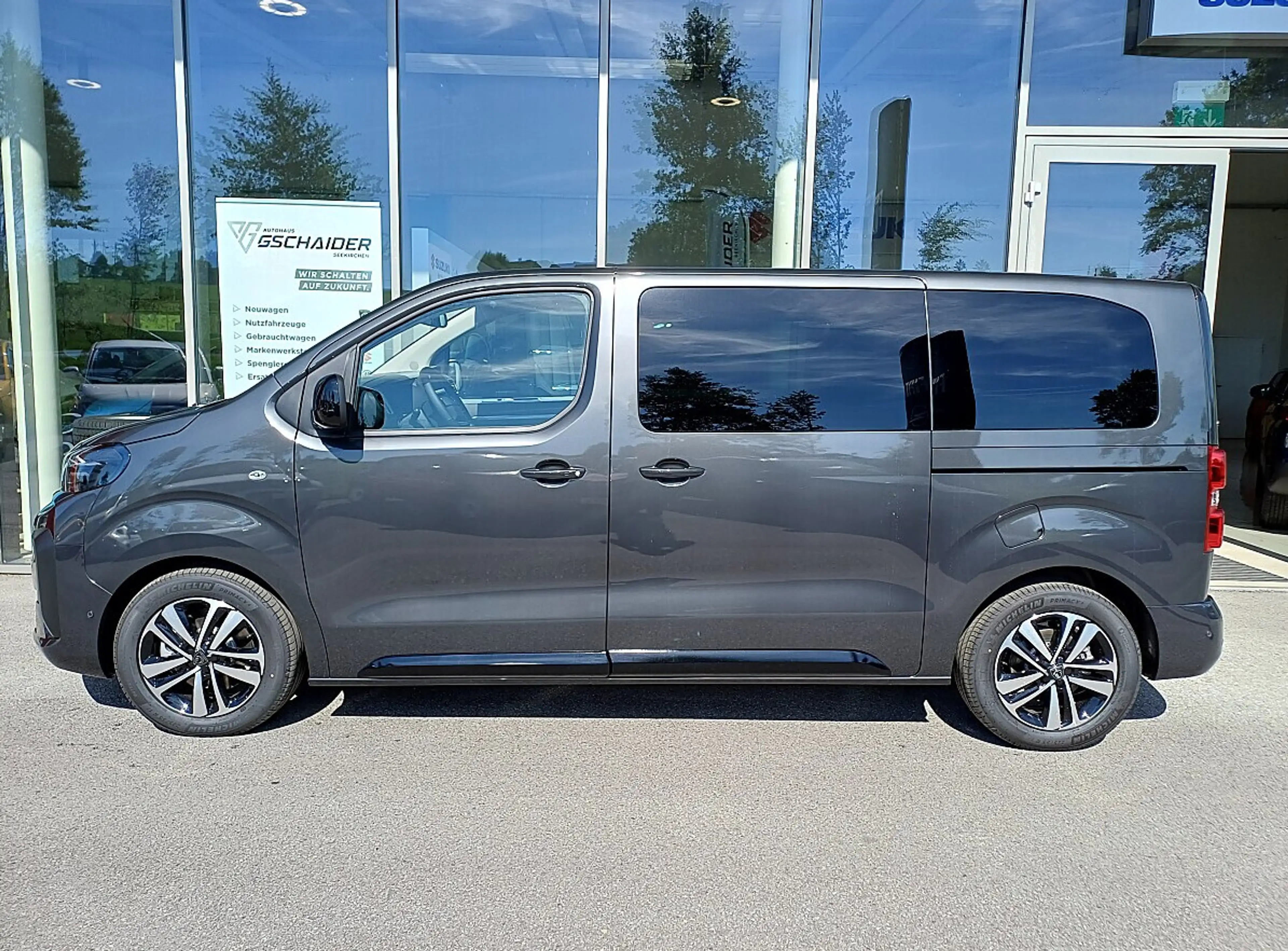 Peugeot Traveller Premium BlueHDi 180 Lang EAT8 — photo 3