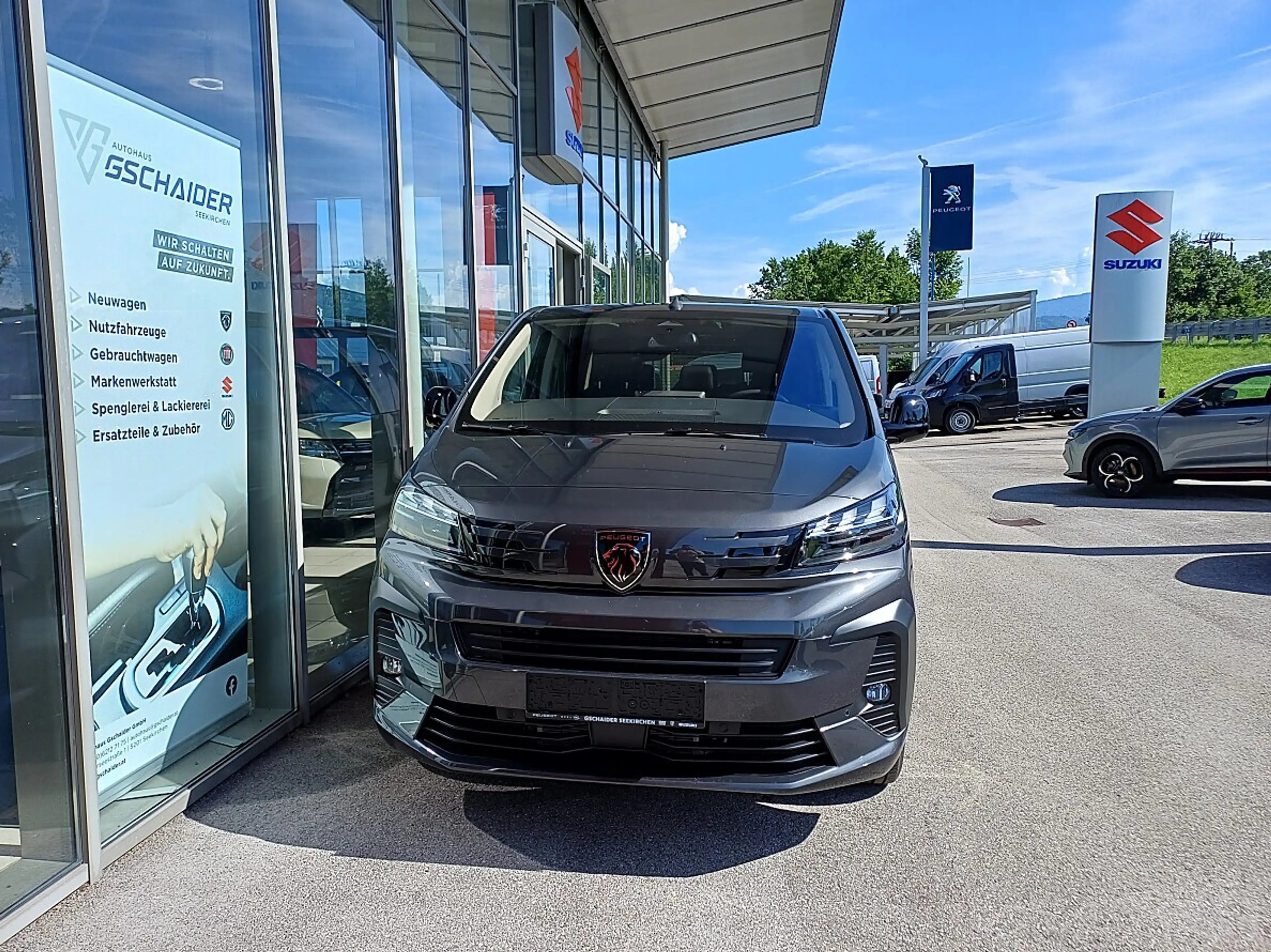 Peugeot Traveller Premium BlueHDi 180 Lang EAT8 — photo 2