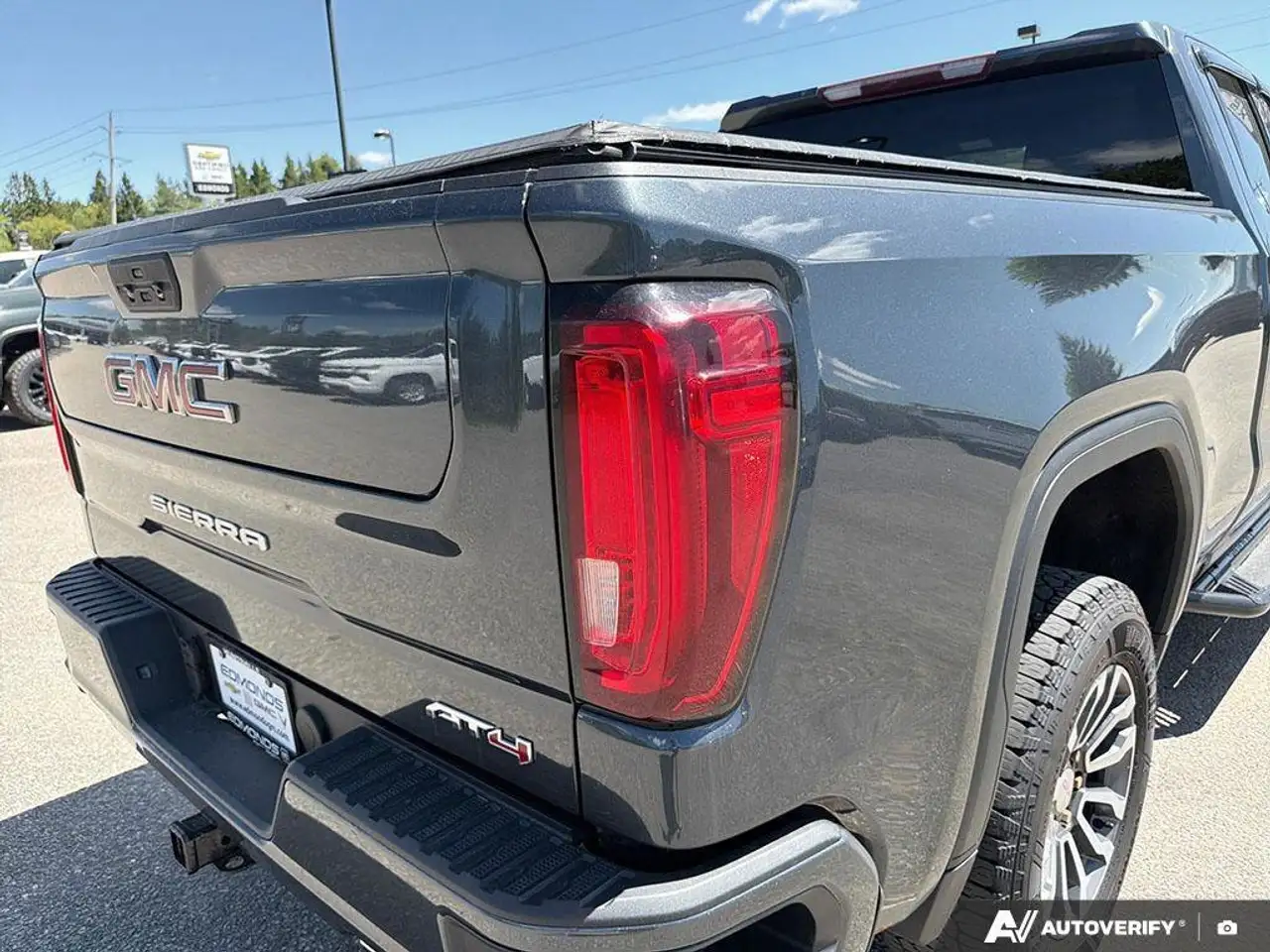 GMC Sierra 1500 снимка GMC Sierra 1500
