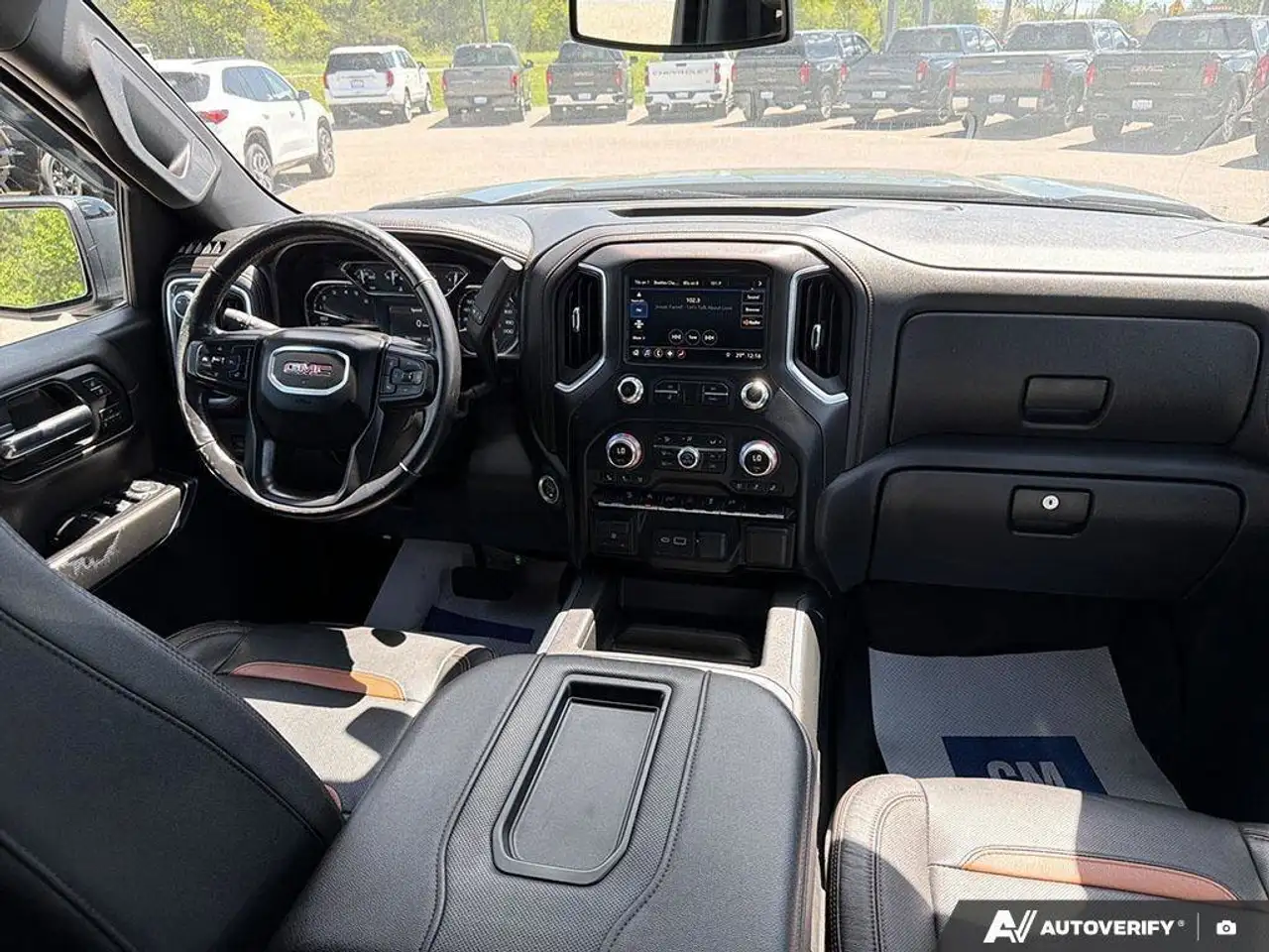 GMC Sierra 1500 снимка GMC Sierra 1500