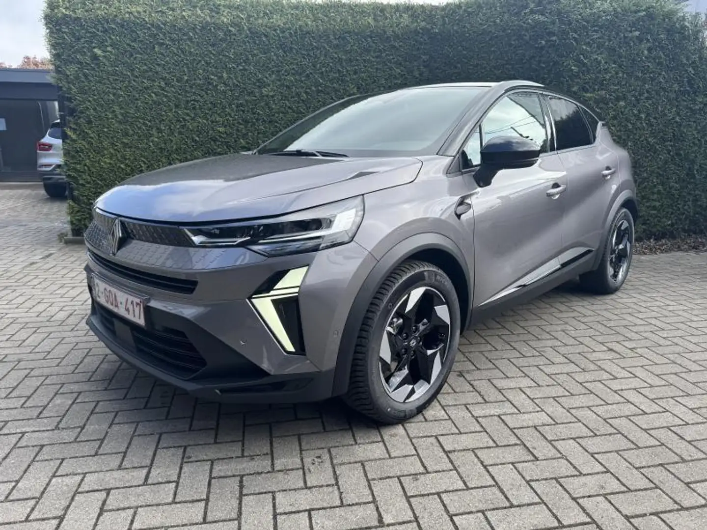 Renault Captur II Techno Grijs - 1