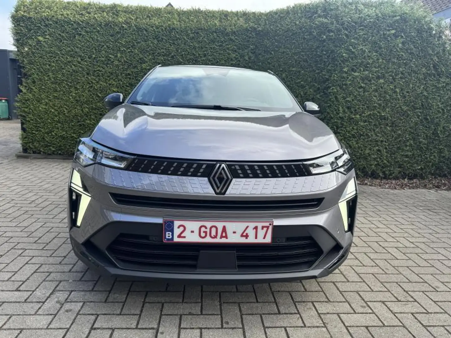 Renault Captur II Techno Grijs - 2