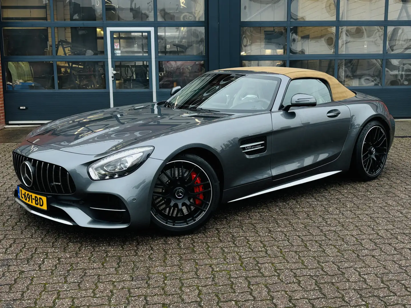 Mercedes-Benz AMG GT C Roadster | AMG Dynamic Plus pakket | AMG Perform Grijs - 2