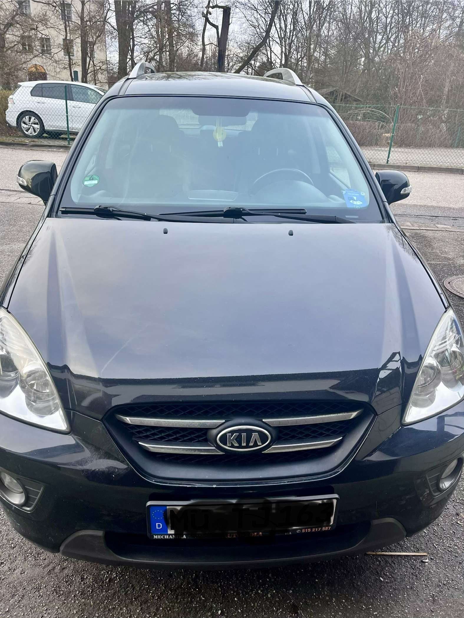 Second hand Kia Carens 