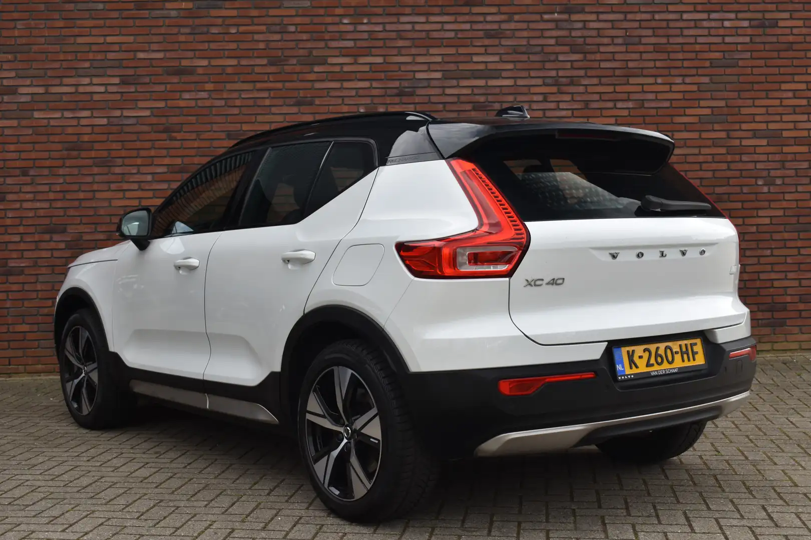Volvo XC40 Recharge P8 408PK AWD R-Design | Lounge Pack | 360 Wit - 2