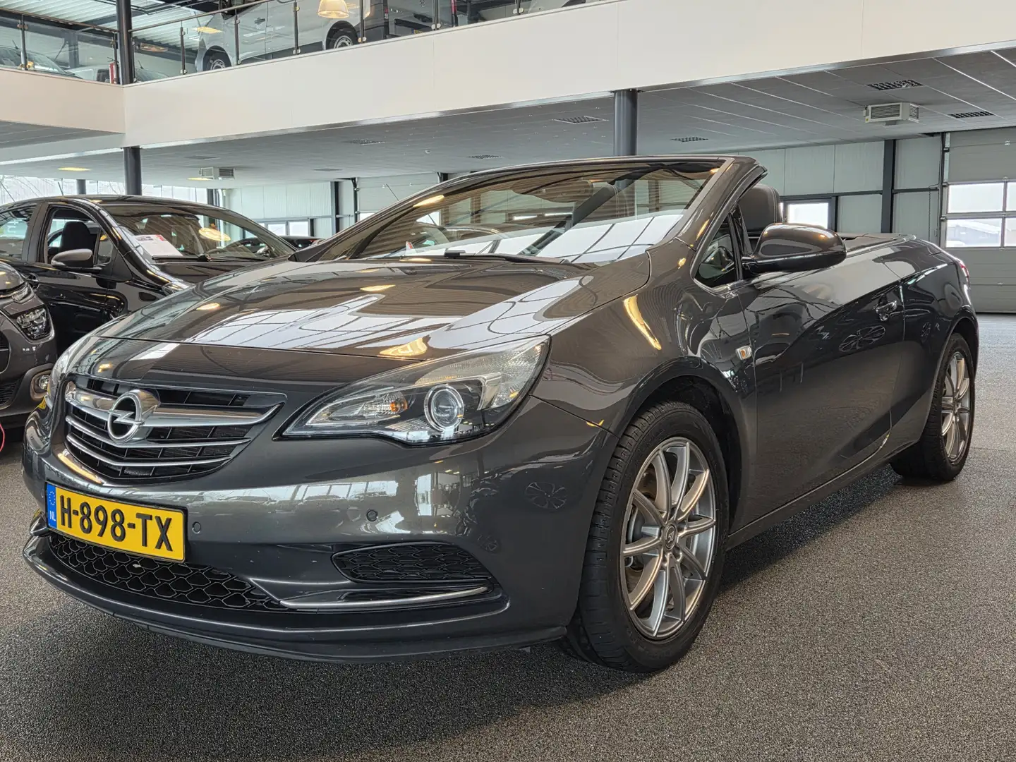 Opel Cascada 1.6 Turbo Cosmo / Trekhaak / Adaptieve verlichting Gris - 2