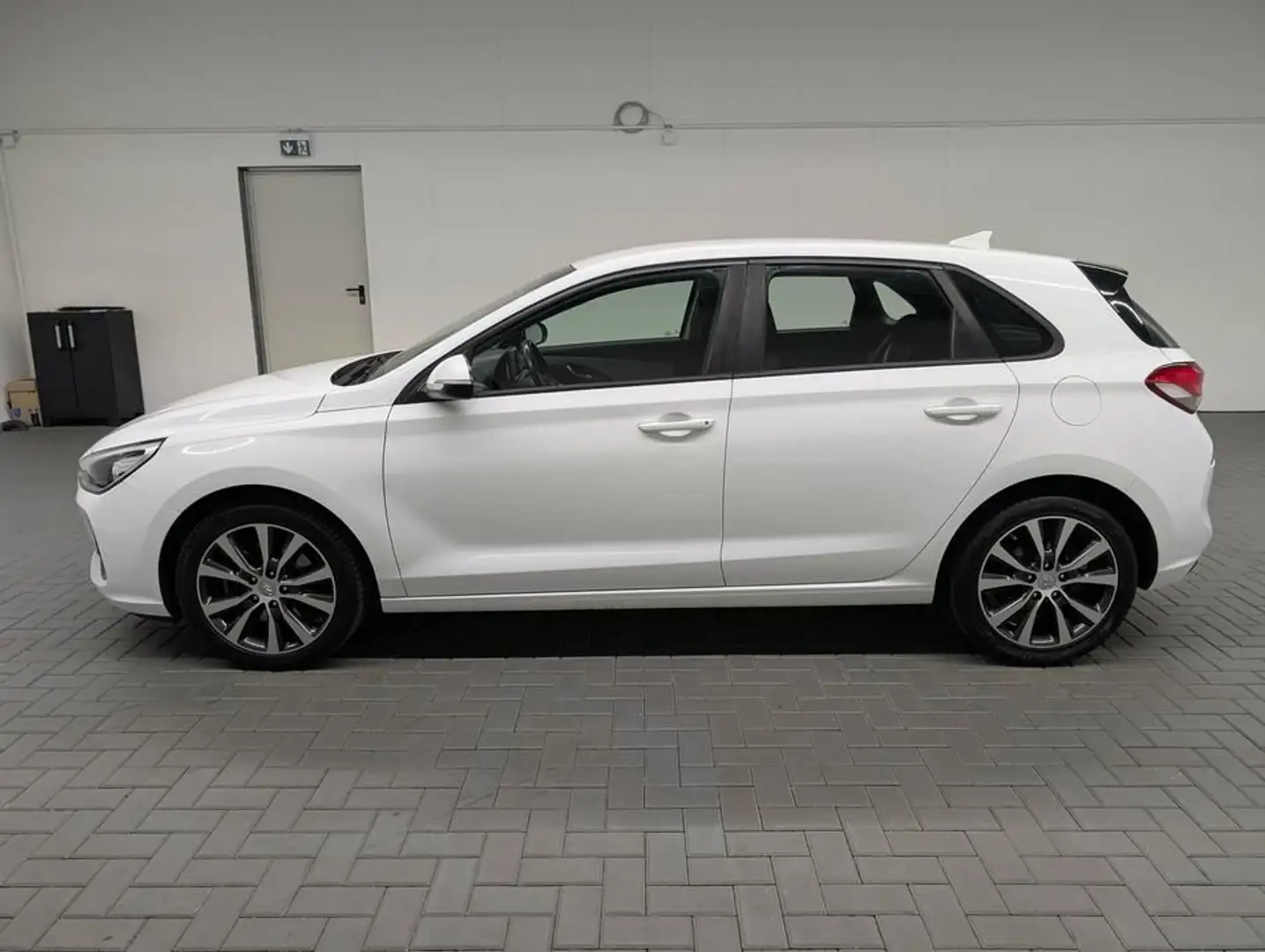 Hyundai i30 Navi/SHZ/PDC/Kam/Tempom./17 LM Weiß - 2