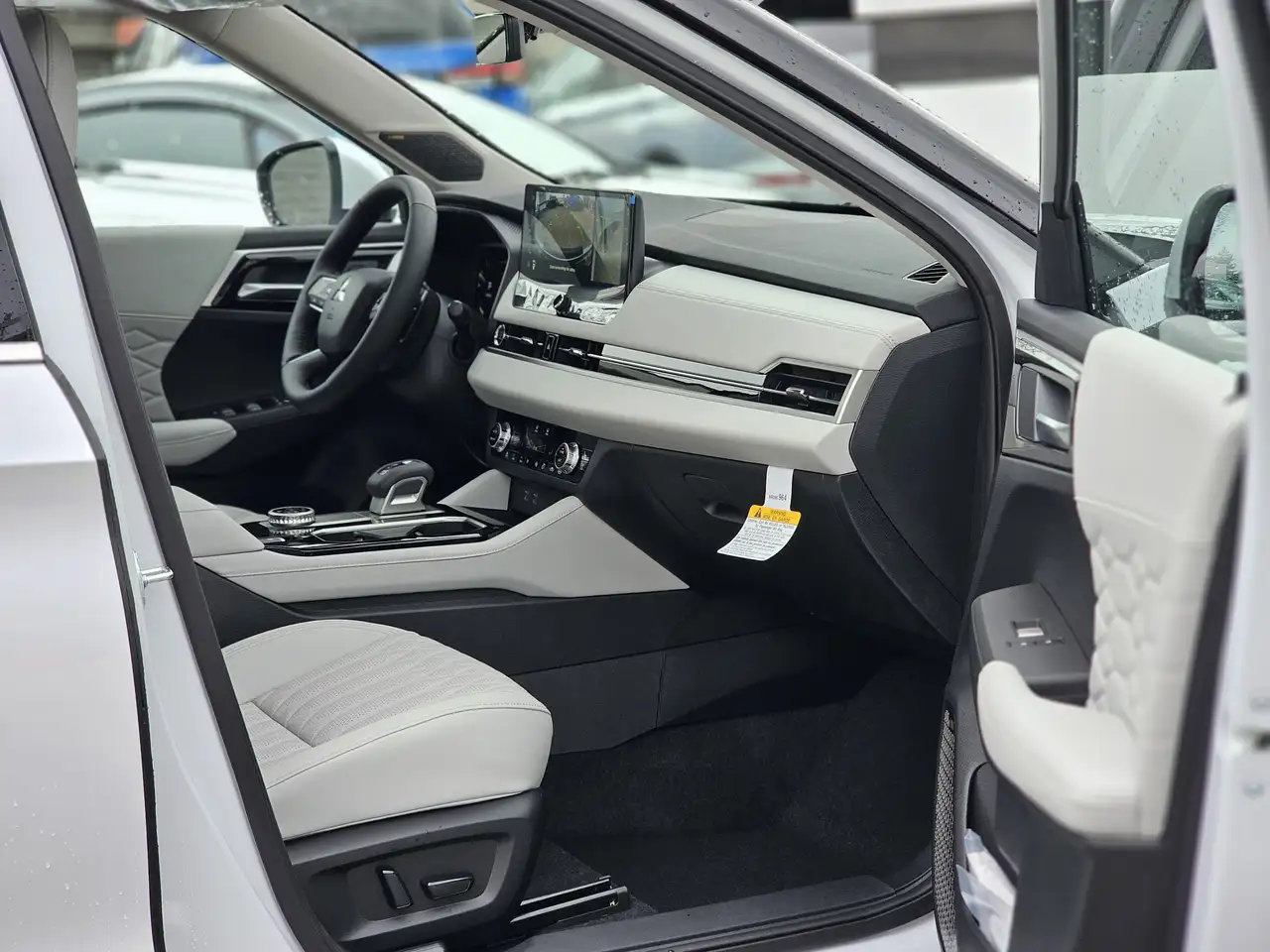 Mitsubishi Outlander снимка Mitsubishi Outlander