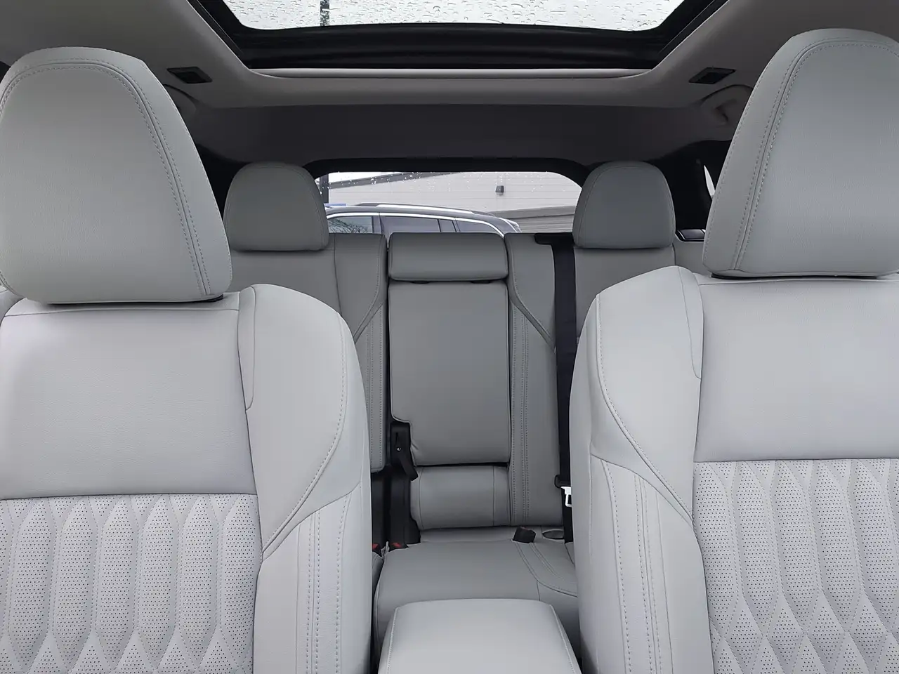 Mitsubishi Outlander снимка Mitsubishi Outlander