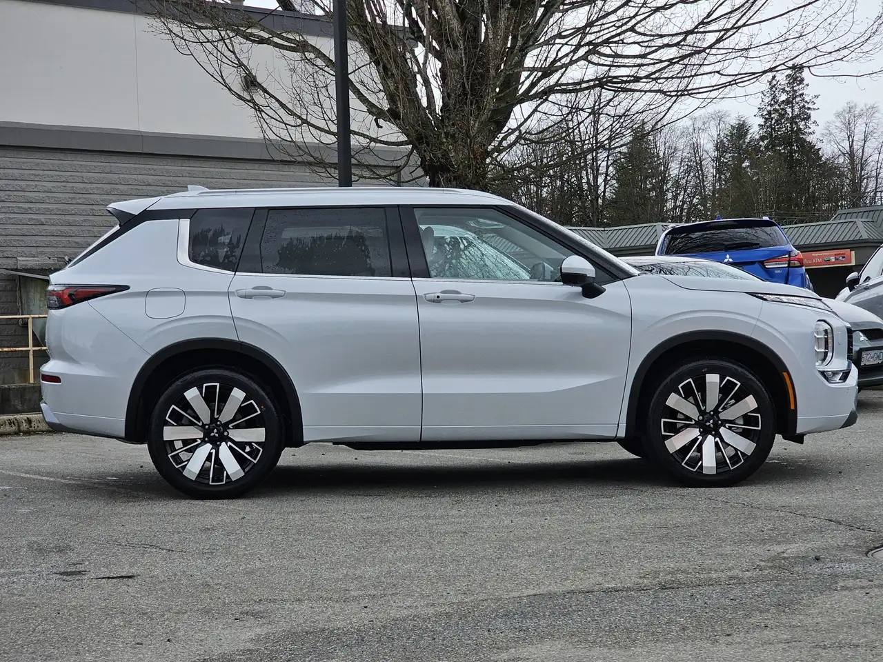 Mitsubishi Outlander снимка Mitsubishi Outlander