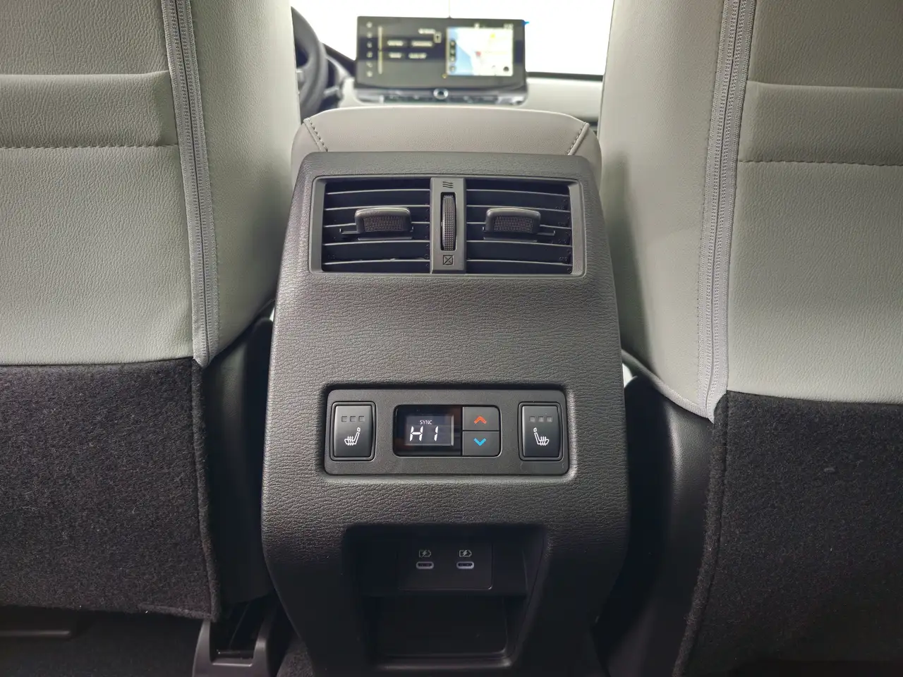 Mitsubishi Outlander снимка Mitsubishi Outlander