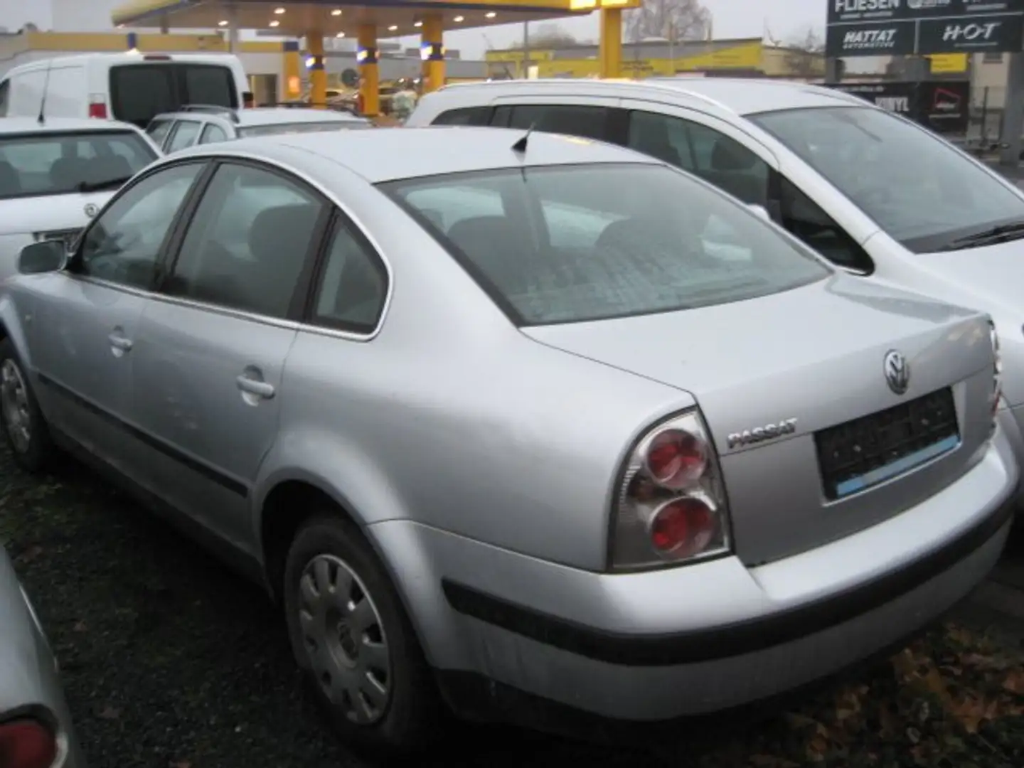 Volkswagen Passat Basis Silber - 2