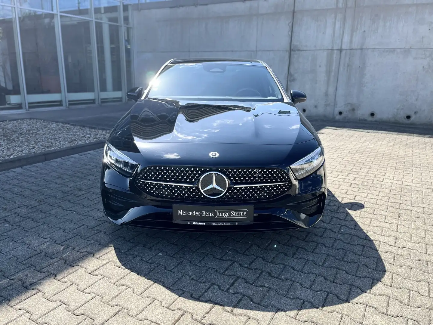Mercedes-Benz A 220 A 220 d AMG+Pano+Night+19"+Keyless+LED+Winterpak Schwarz - 2