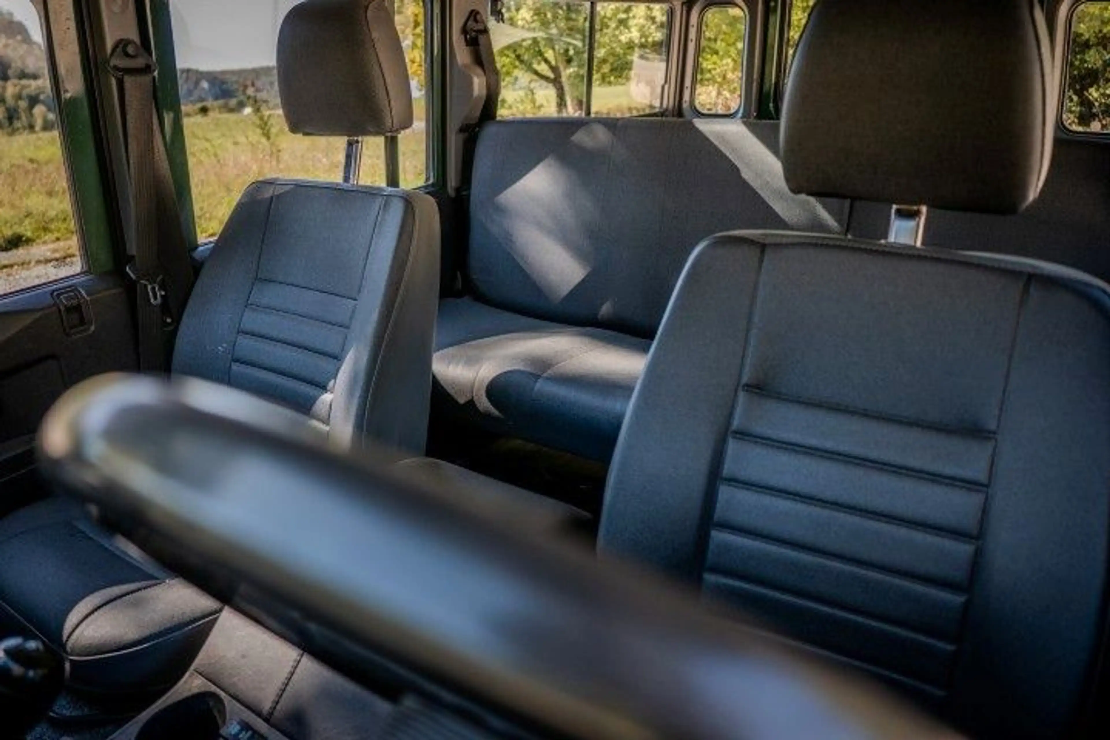 Land Rover Defender 110 — photo 14