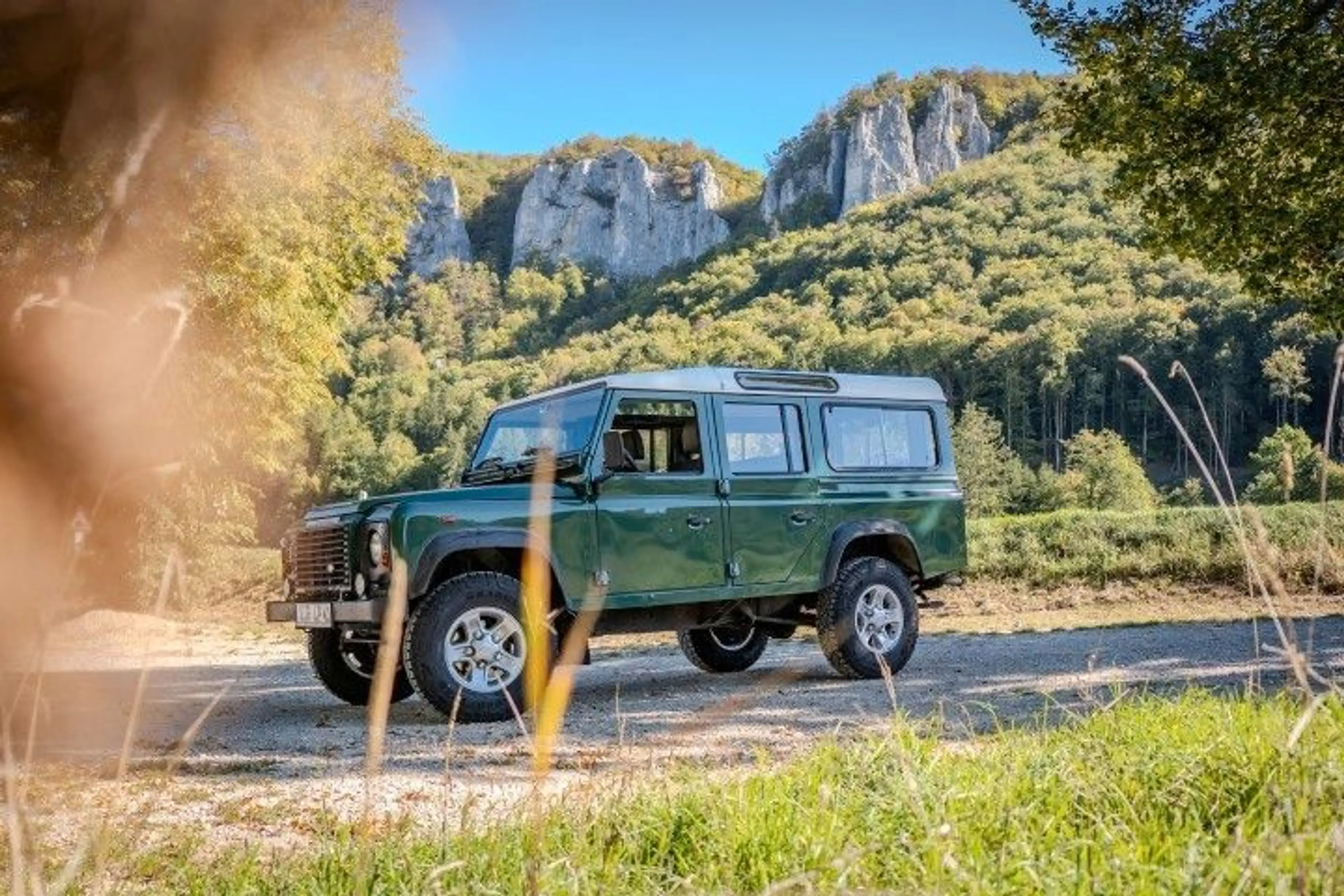 Land Rover Defender 110 — photo 4