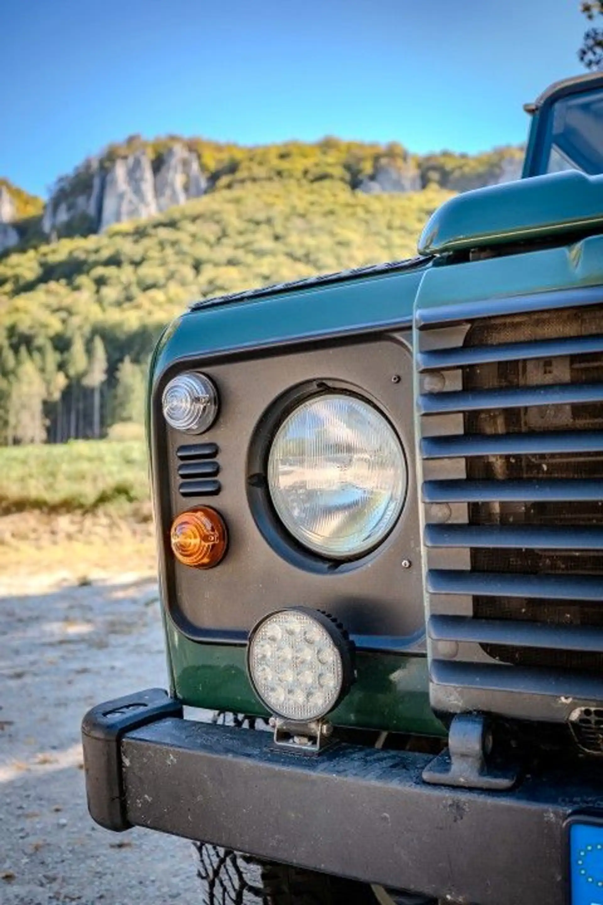 Land Rover Defender 110 — photo 9