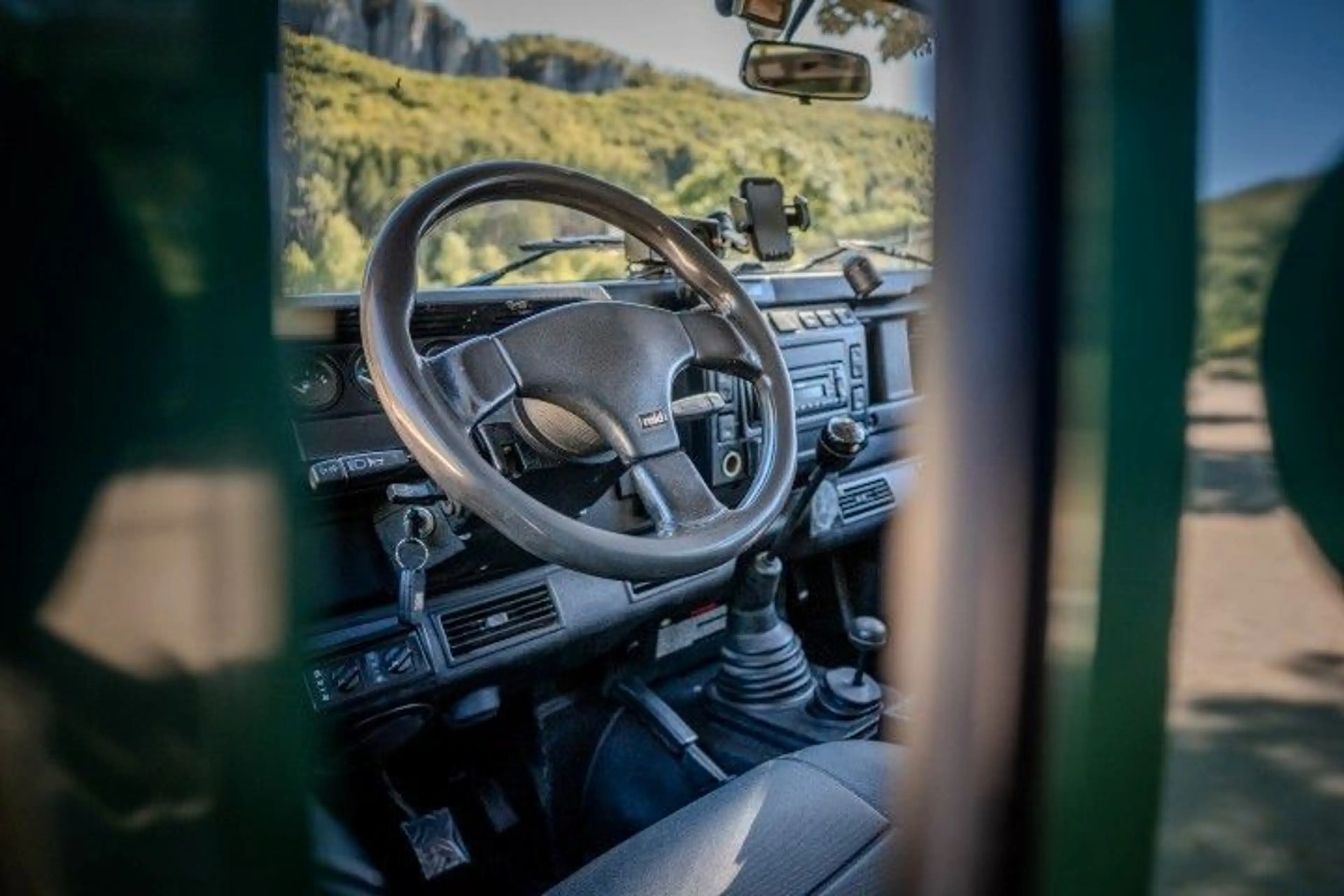 Land Rover Defender 110 — photo 15