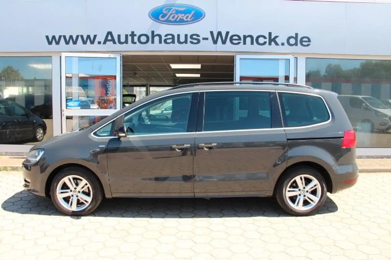 Volkswagen Sharan 1,4 TSI Match*2.HAND*NAVI*AHK*ATM 100000 Grijs - 1