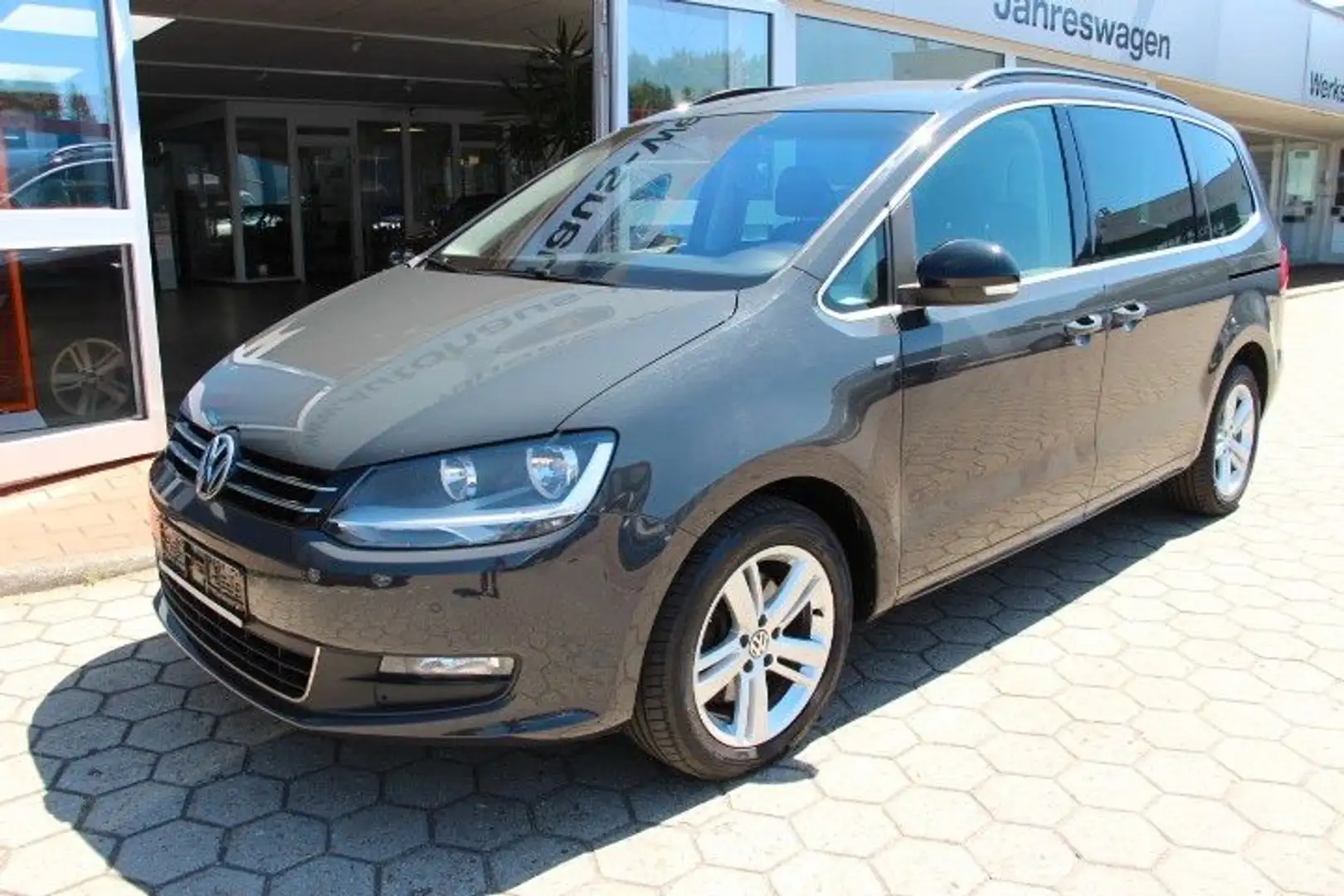Volkswagen Sharan 1,4 TSI Match*2.HAND*NAVI*AHK*ATM 100000 Grijs - 2