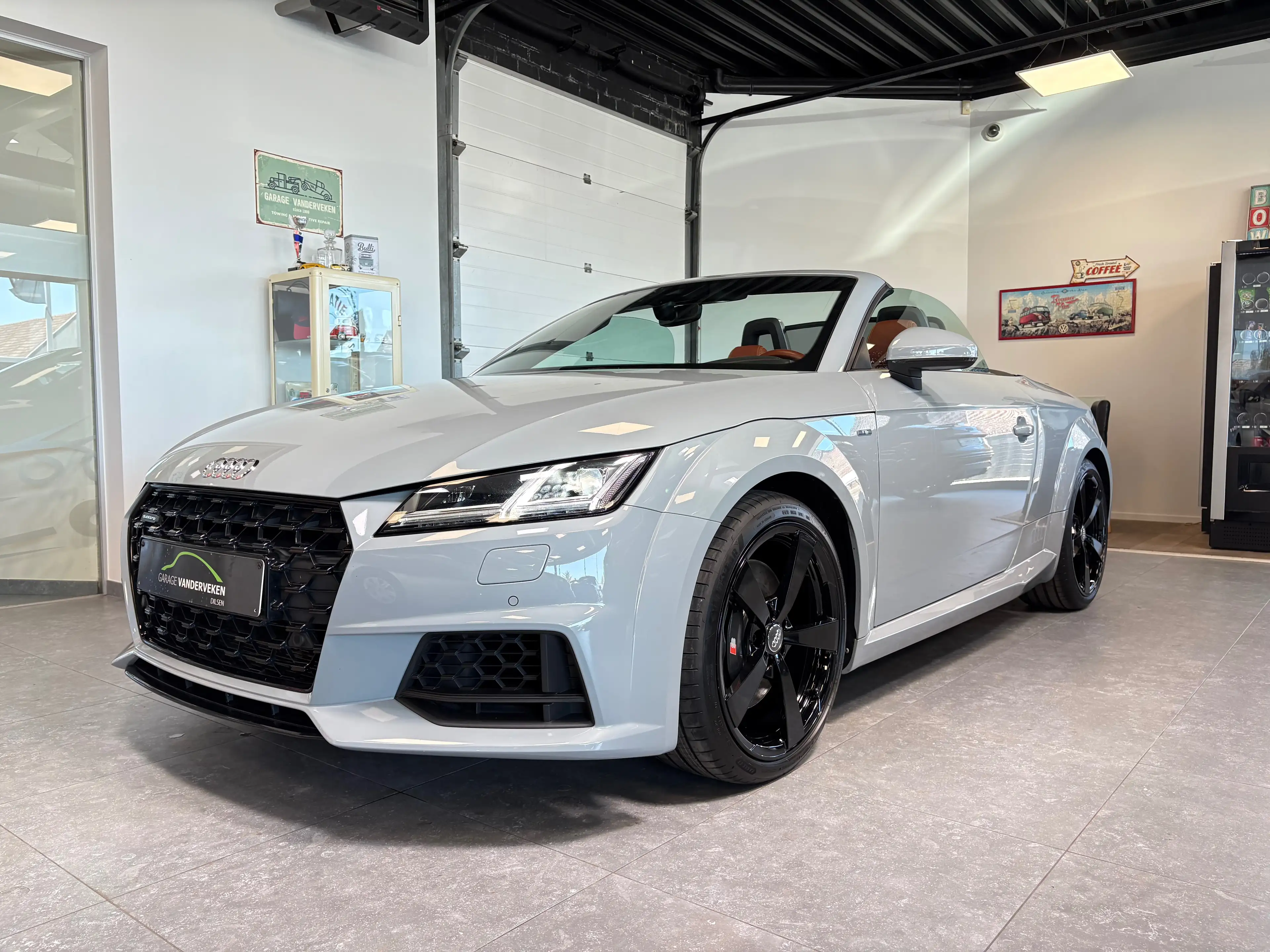 Audi TT TT Roadster 45 TFSI Quattro S tronic — photo 2