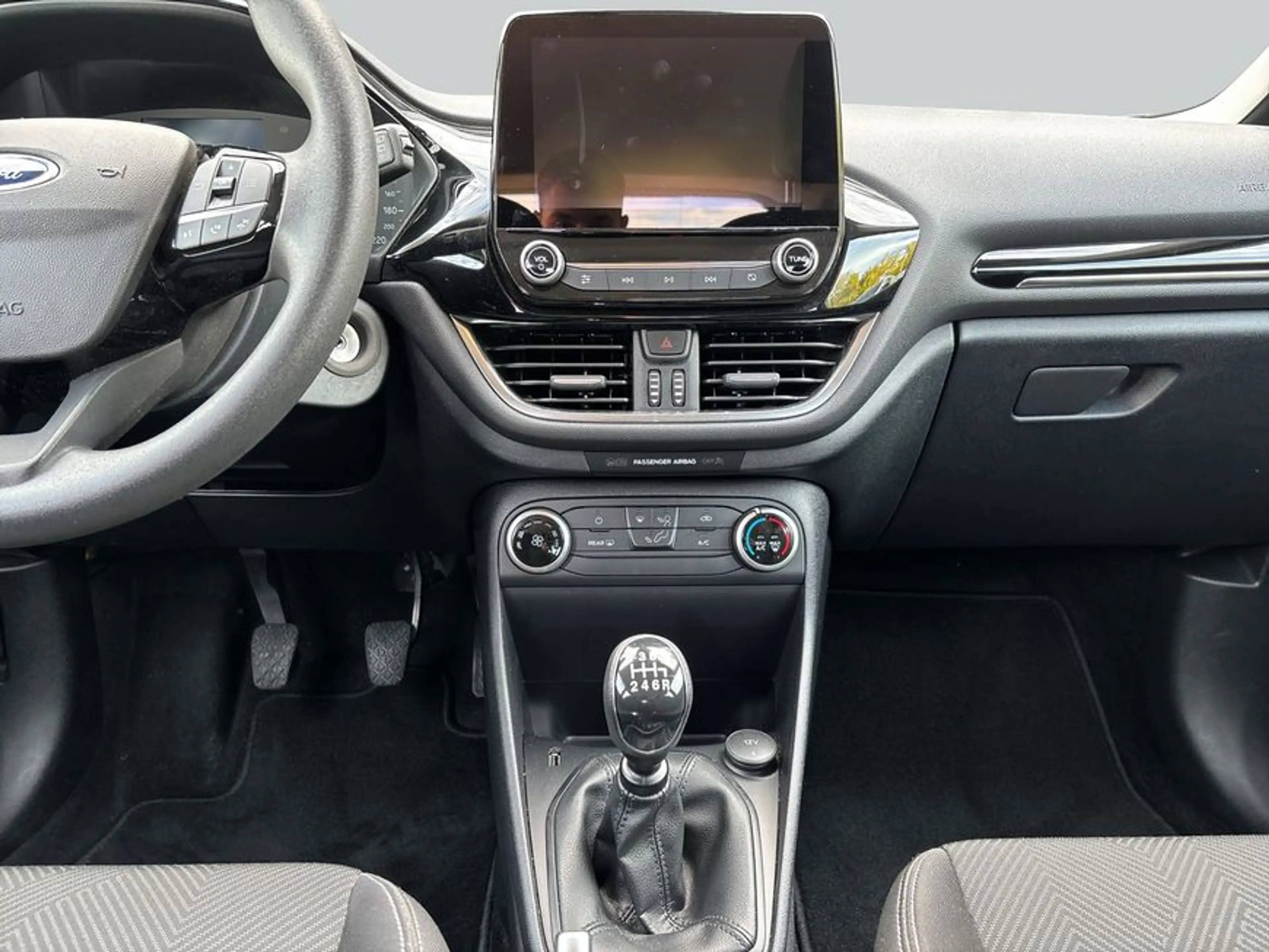 Ford Fiesta 1.0 EcoBoost S&S COOL&CONNECT — photo 14