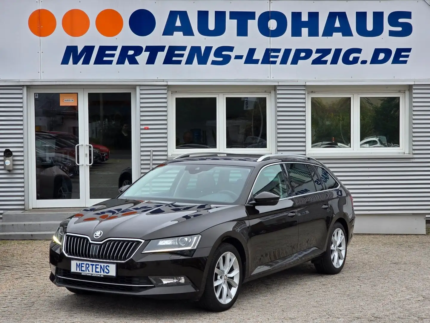 Skoda Superb DSG Style Combi Xenon Navi SHZ PDC Braun - 1