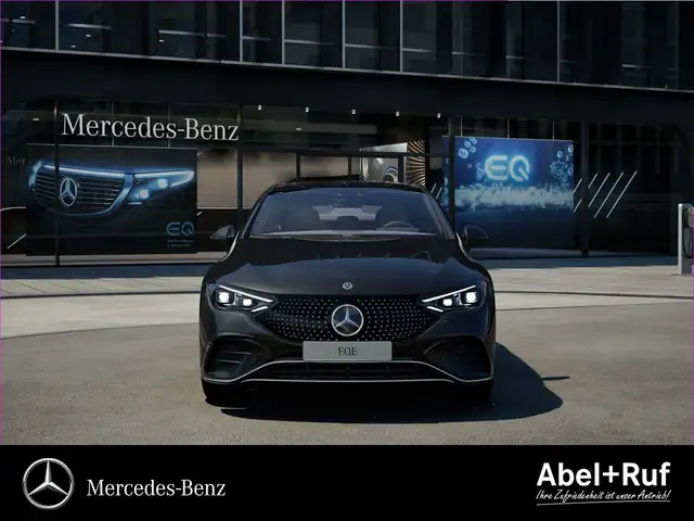 Mercedes-Benz EQE view 2
