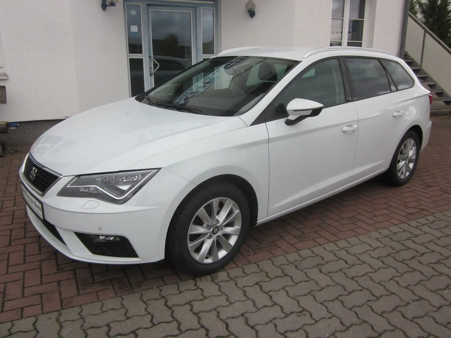 SEAT Leon ST Style+AHK+NAVI+KAMERA+SHZ Weiß - 1