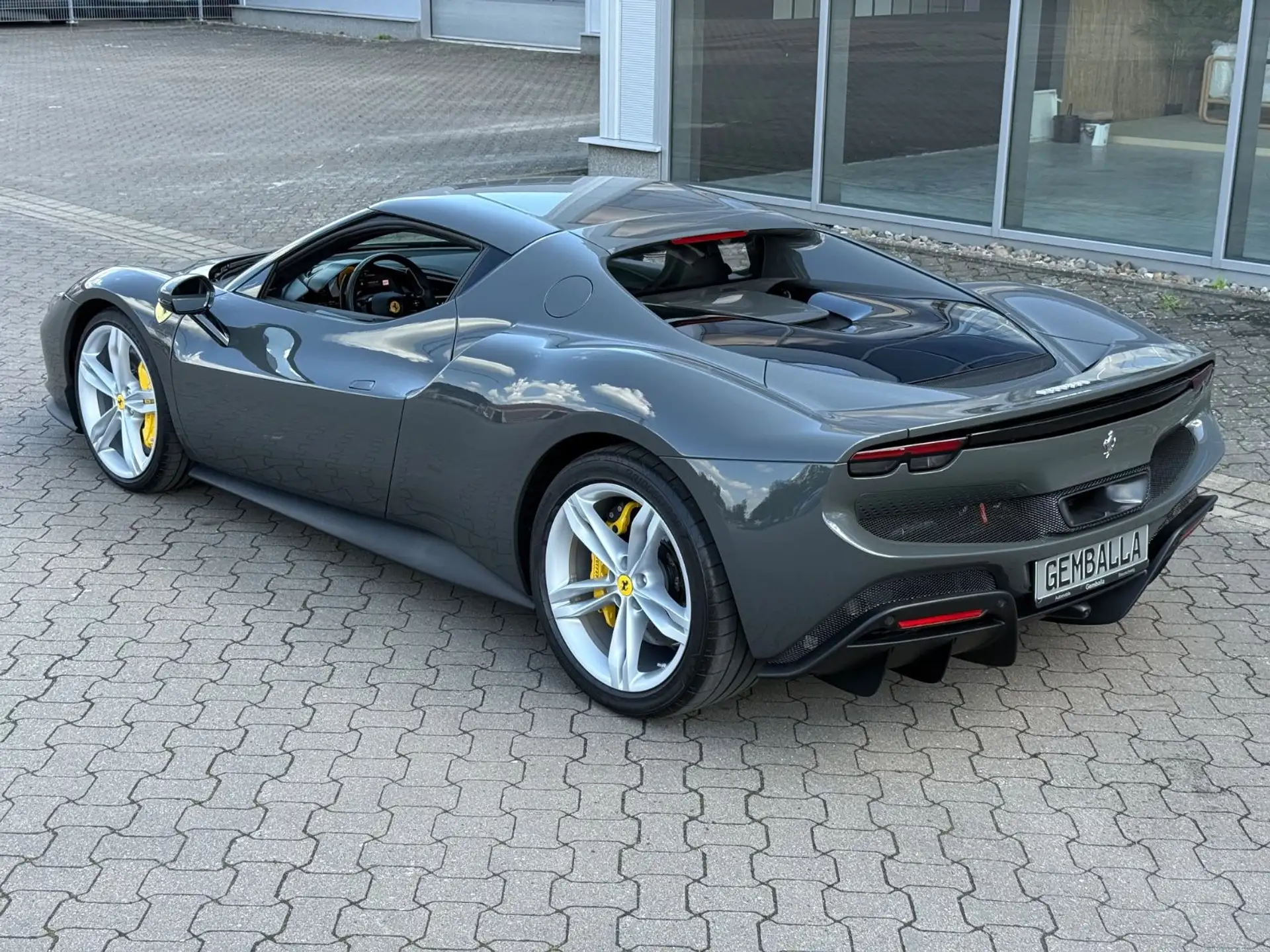 페라리 Ferrari 296 2024 건메탈 사진 4