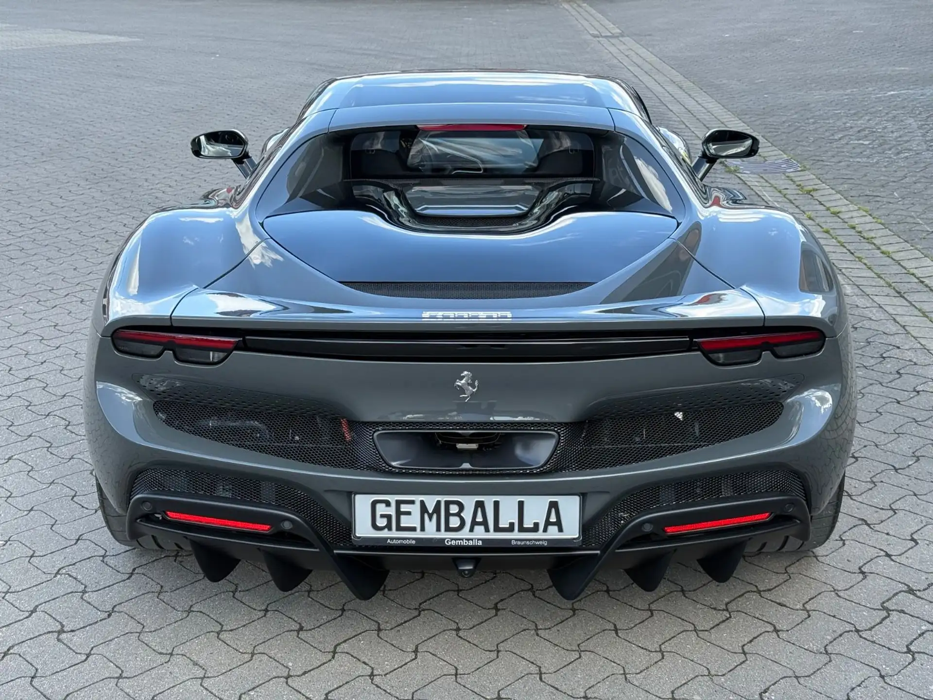 페라리 Ferrari 296 2024 건메탈 사진 2
