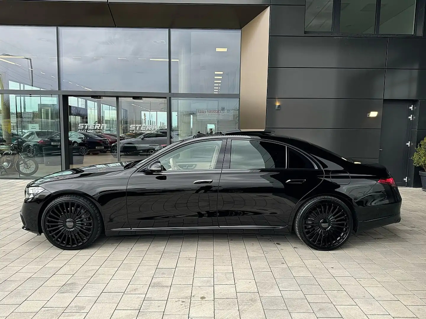 Mercedes-Benz S 580 e lang *CHAUFFEUR*PANO*BURMESTER*LEDERNAPPA Schwarz - 2