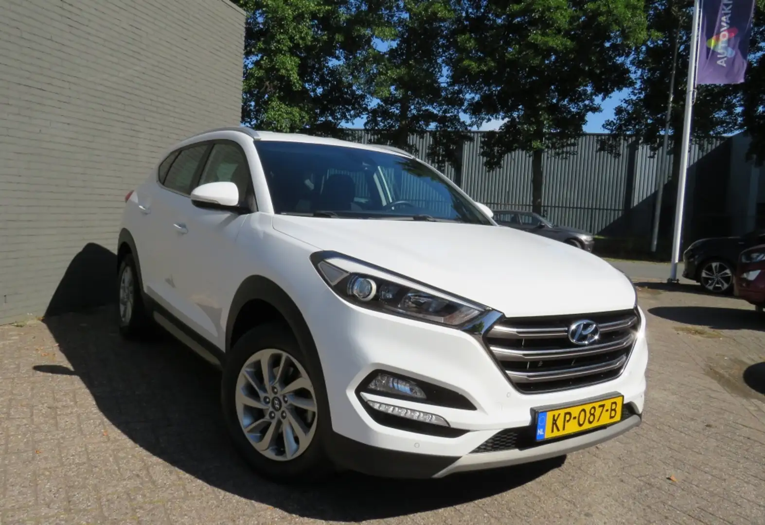 Hyundai TUCSON 1.6 GDi Comfort NAVI / CAMERA / TREKHAAK Wit - 2