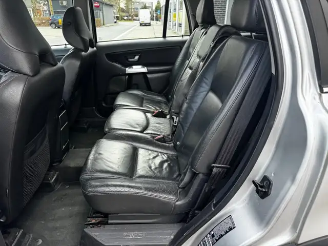 Volvo XC90 view 12