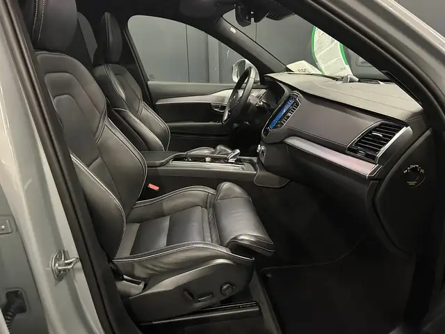 Volvo XC90 view 24