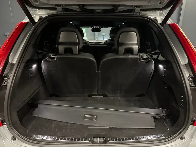 Volvo XC90 view 29