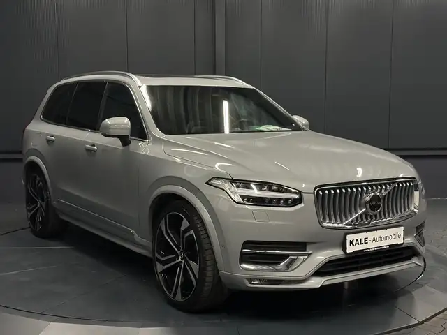 Volvo XC90 view 7