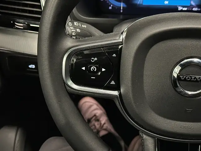 Volvo XC90 view 16