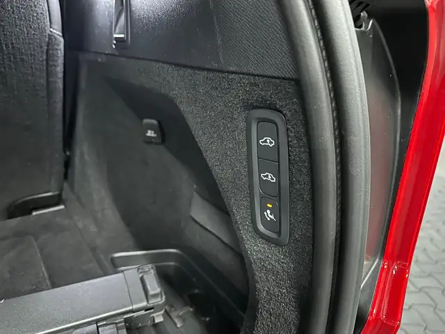 Volvo XC90 view 30