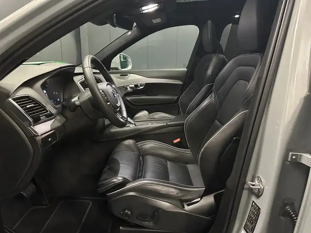 Volvo XC90 view 13