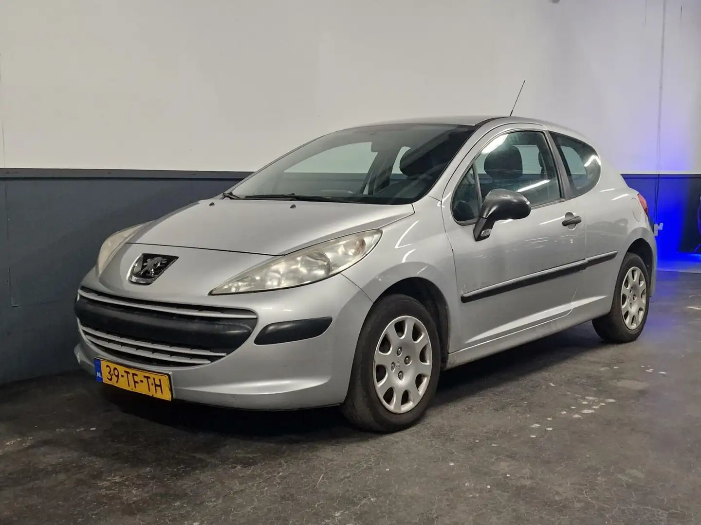 Peugeot 207 1.4-16V XR | LEES TEKST! | Inruilkoopje Grijs - 2