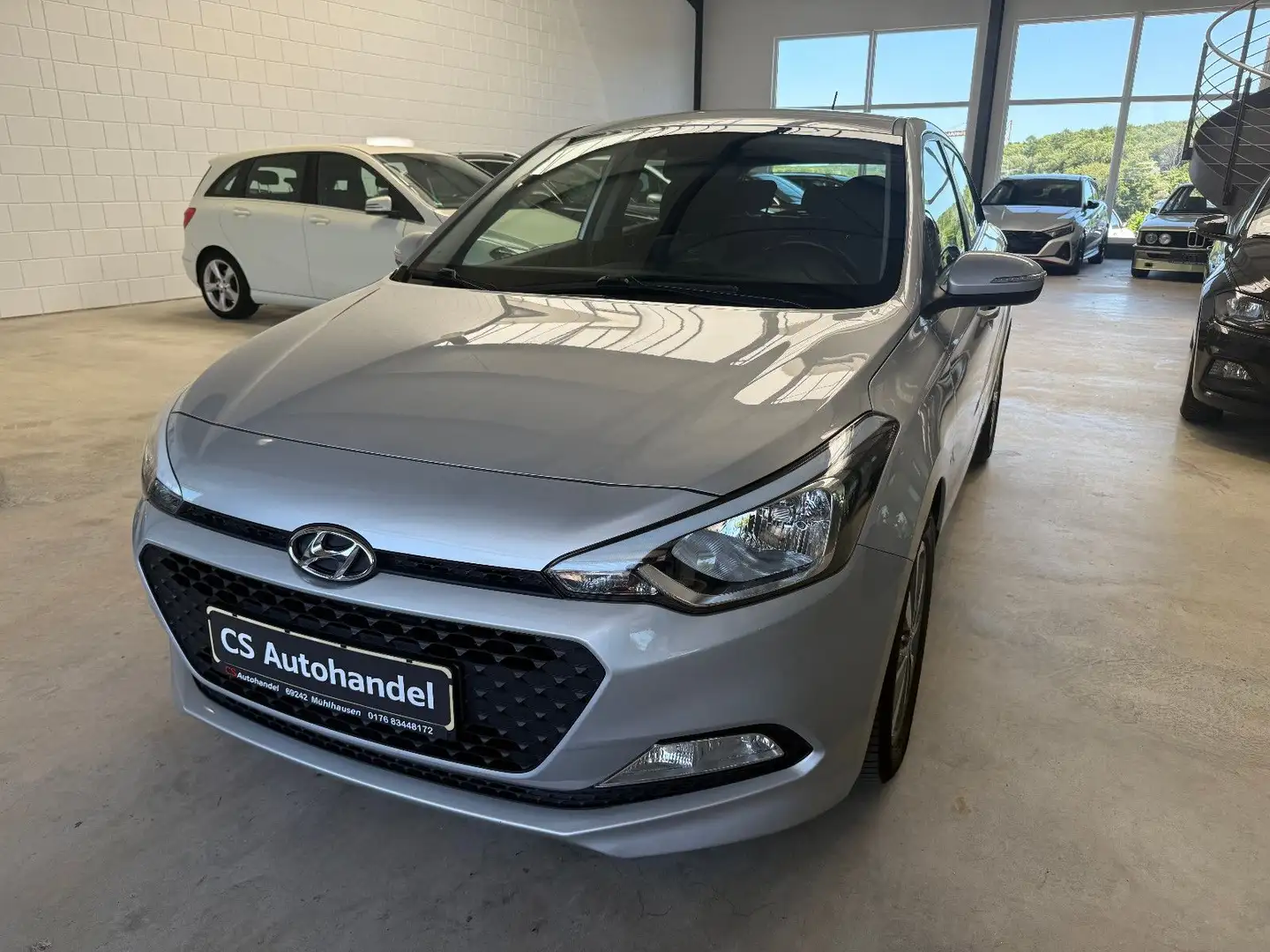Hyundai i20 *Automatik-Navi-Rückfahrkamera* Argent - 1
