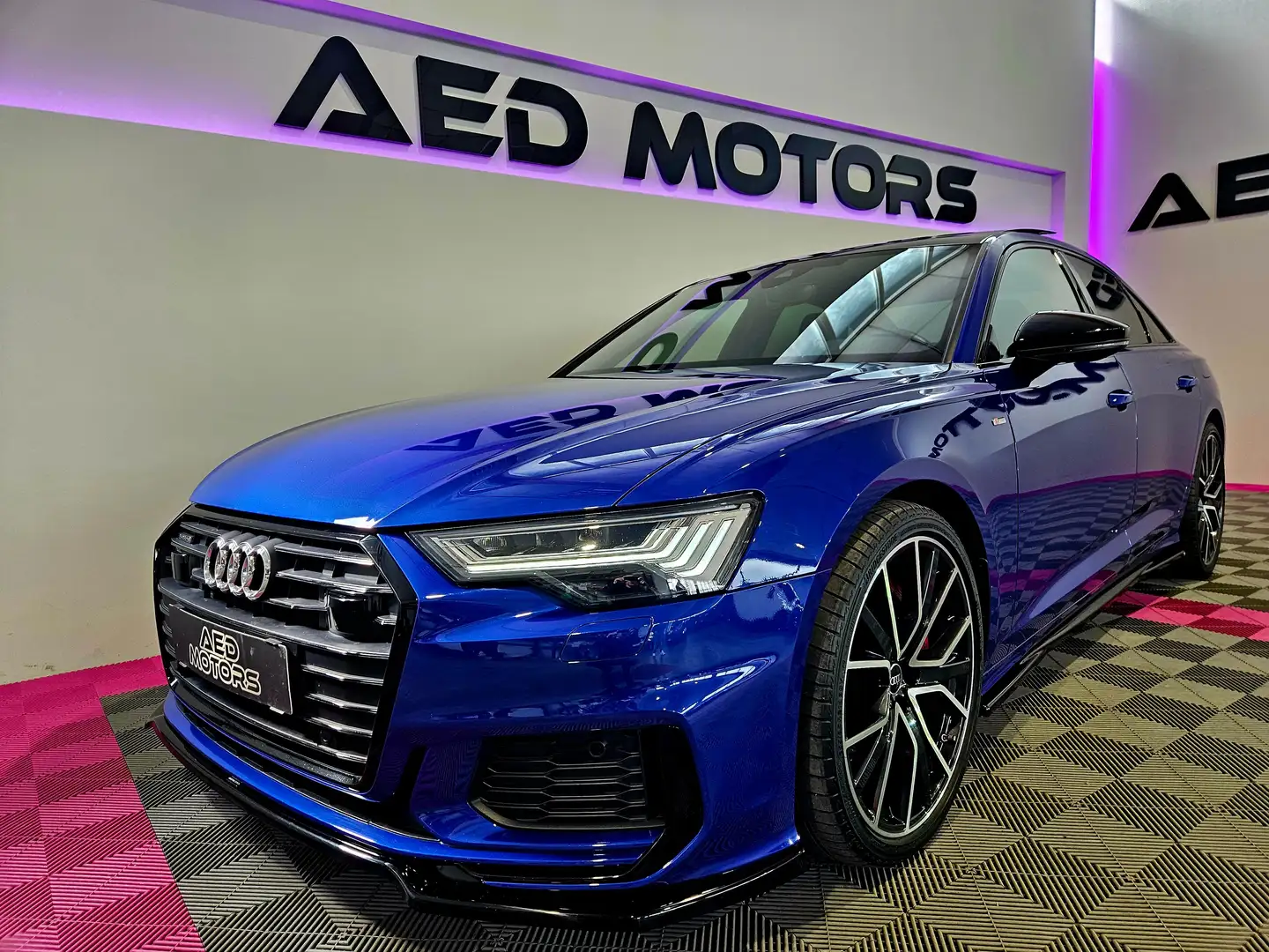 Audi A6 55 TFSI e quattro sport Blau - 1
